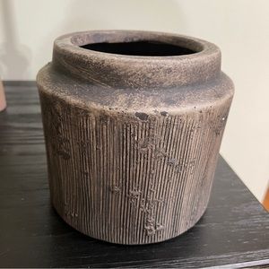 Ceramic planter